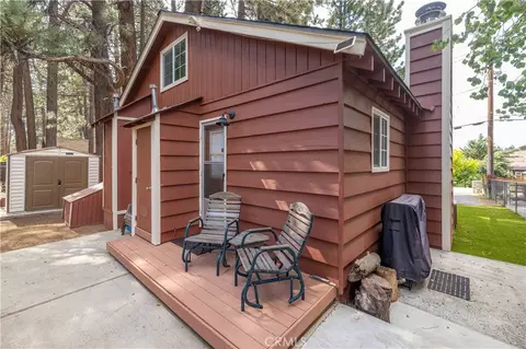Exterior - 42855 Willow Ave, Big Bear Lake, CA 92315 photo 3 of 7