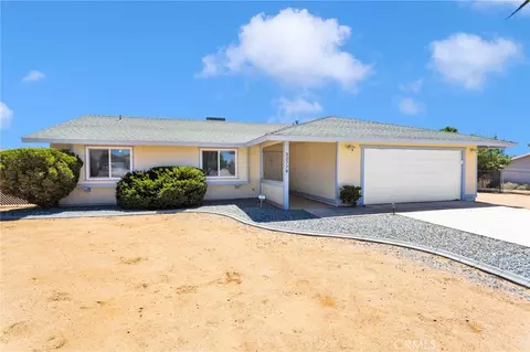 Exterior - 22779 El Centro, Apple Valley, CA 92307 photo 6 of 14
