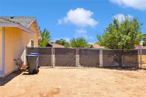 Exterior - 22779 El Centro, Apple Valley, CA 92307 photo 2 of 14