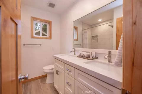 Bath - 352 Feldstrasse, Big Bear Lake, CA 92315 photo 5 of 6