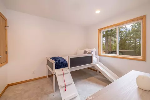 Bedroom - 352 Feldstrasse, Big Bear Lake, CA 92315 photo 6 of 12