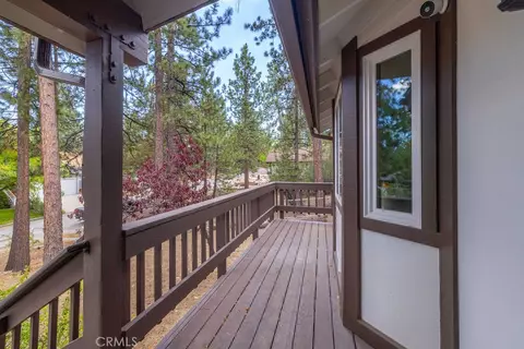 Exterior - 352 Feldstrasse, Big Bear Lake, CA 92315 photo 9 of 17
