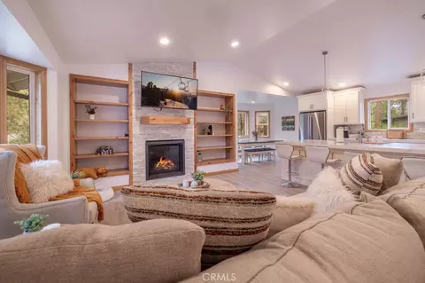 Living - 352 Feldstrasse, Big Bear Lake, CA 92315 photo 1 of 4