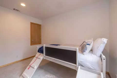 Bedroom - 352 Feldstrasse, Big Bear Lake, CA 92315 photo 7 of 12