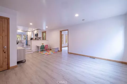 Living - 352 Feldstrasse, Big Bear Lake, CA 92315 photo 4 of 4