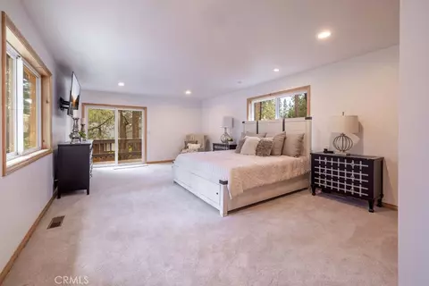 Bedroom - 352 Feldstrasse, Big Bear Lake, CA 92315 photo 4 of 12
