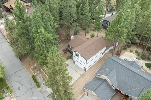 View/Area - 352 Feldstrasse, Big Bear Lake, CA 92315 photo 2 of 6