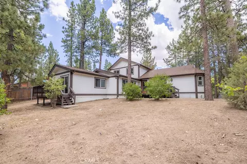 Exterior - 352 Feldstrasse, Big Bear Lake, CA 92315 photo 13 of 17