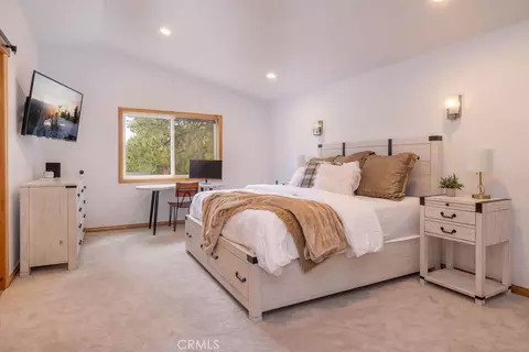Bedroom - 352 Feldstrasse, Big Bear Lake, CA 92315 photo 1 of 12
