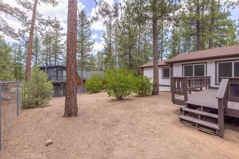 Exterior - 352 Feldstrasse, Big Bear Lake, CA 92315 photo 11 of 17