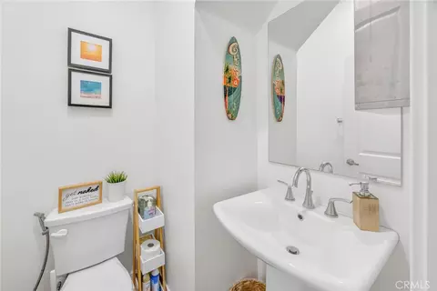 Bath - 1346 Coriander Ct, Upland, CA 91786 photo 1 of 2