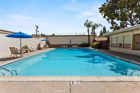 Exterior - 186 N N Ctr, Redlands, CA 92373 photo 8 of 9