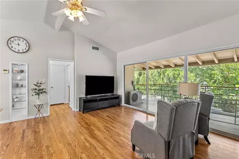 Living - 186 N N Ctr, Redlands, CA 92373 photo 2 of 5