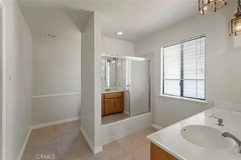 Bath - 13195 Serape Ct, Yucaipa, CA 92399 photo 3 of 5
