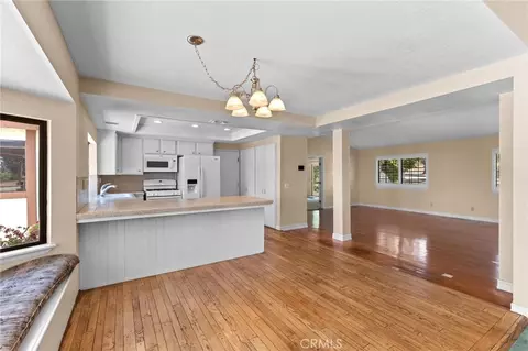 Living - 13195 Serape Ct, Yucaipa, CA 92399 photo 8 of 13