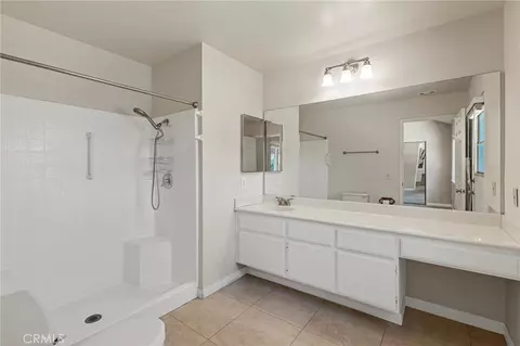 Bath - 13195 Serape Ct, Yucaipa, CA 92399 photo 2 of 5