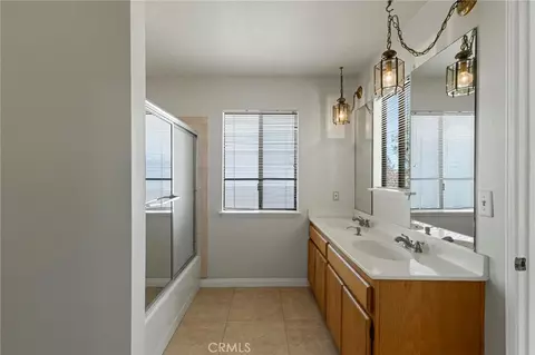 Bath - 13195 Serape Ct, Yucaipa, CA 92399 photo 4 of 5