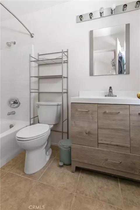 Bath - 1362 Plumwood Dr, Mentone, CA 92359 photo 1 of 2