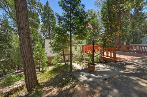Exterior - 363 Castle Gate, Lake Arrowhead, CA 92352 photo 3 of 9