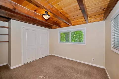 Bedroom - 363 Castle Gate, Lake Arrowhead, CA 92352 photo 2 of 7