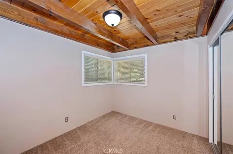 Bedroom - 363 Castle Gate, Lake Arrowhead, CA 92352 photo 3 of 7