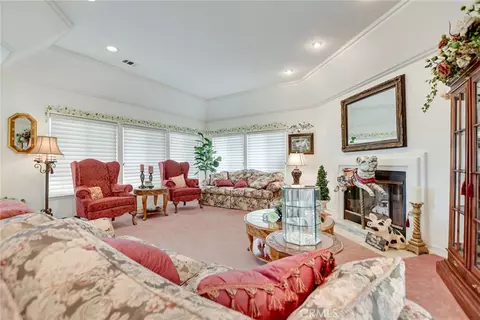 Living - 10389 Walnut Grove Ct, Yucaipa, CA 92399 photo 2 of 3