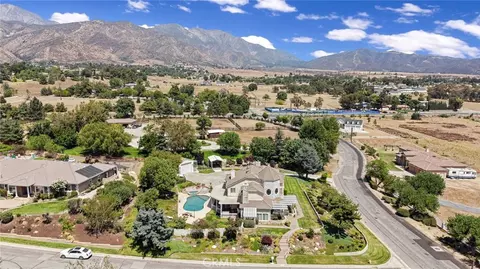 View/Area - 10389 Walnut Grove Ct, Yucaipa, CA 92399 photo 5 of 11