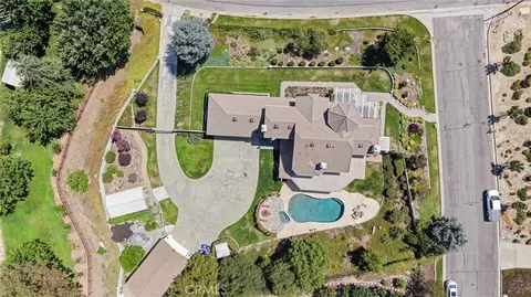 View/Area - 10389 Walnut Grove Ct, Yucaipa, CA 92399 photo 9 of 11