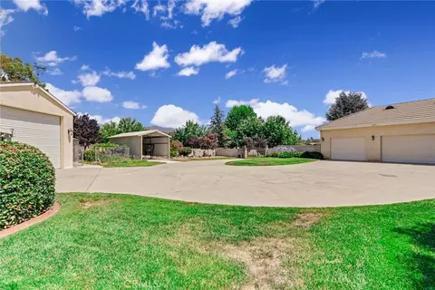 Exterior - 10389 Walnut Grove Ct, Yucaipa, CA 92399 photo 7 of 11