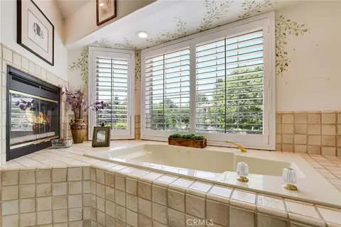 Bath - 10389 Walnut Grove Ct, Yucaipa, CA 92399 photo 3 of 3