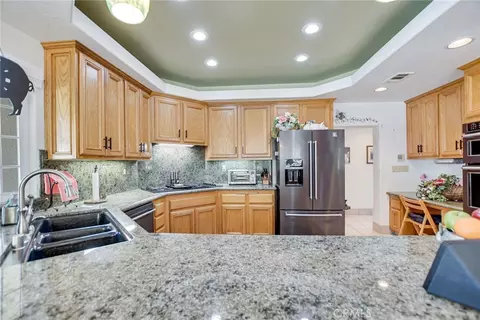 Kitchen - 10389 Walnut Grove Ct, Yucaipa, CA 92399 photo 2 of 6
