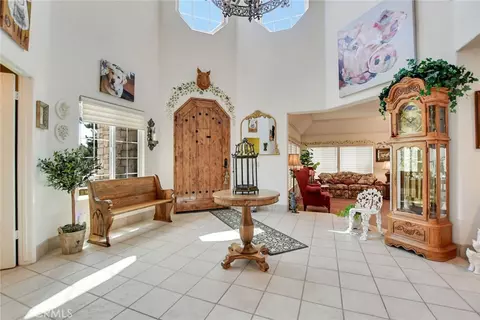 Entry Way - 10389 Walnut Grove Ct, Yucaipa, CA 92399 photo 2 of 6