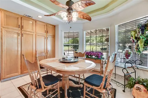Dining - 10389 Walnut Grove Ct, Yucaipa, CA 92399 photo 4 of 4