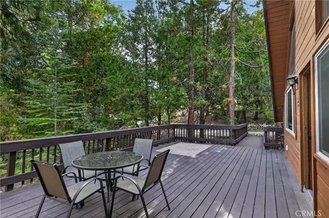 Exterior - 815 Zurich Dr, Lake Arrowhead, CA 92352 photo 2 of 7