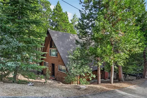 Exterior - 815 Zurich Dr, Lake Arrowhead, CA 92352 photo 6 of 7