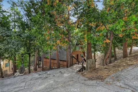 Exterior - 815 Zurich Dr, Lake Arrowhead, CA 92352 photo 7 of 7