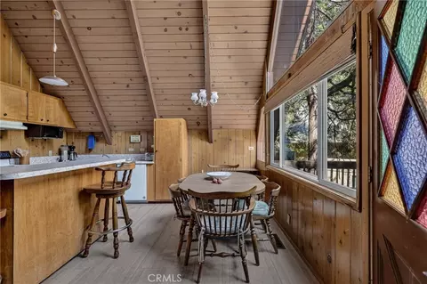 Dining - 815 Zurich Dr, Lake Arrowhead, CA 92352 photo 3 of 3