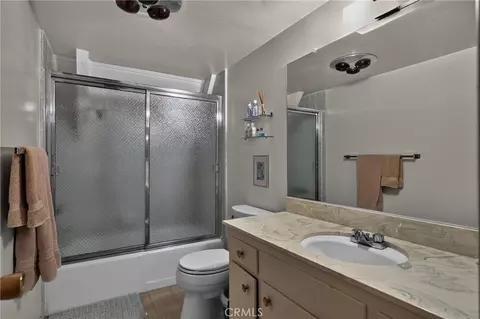 Bath - 815 Zurich Dr, Lake Arrowhead, CA 92352 photo 1 of 3