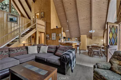 Living - 815 Zurich Dr, Lake Arrowhead, CA 92352 photo 3 of 3