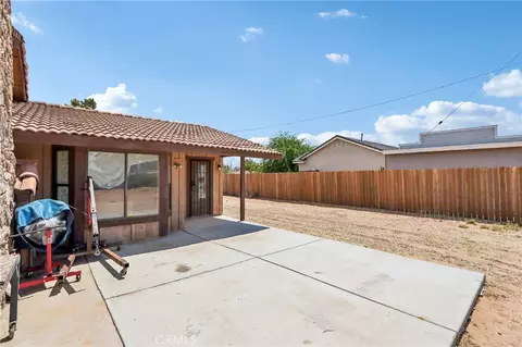 Exterior - 14182 Gayhead, Apple Valley, CA 92307 photo 10 of 22