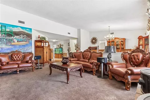 Living - 14182 Gayhead, Apple Valley, CA 92307 photo 2 of 4