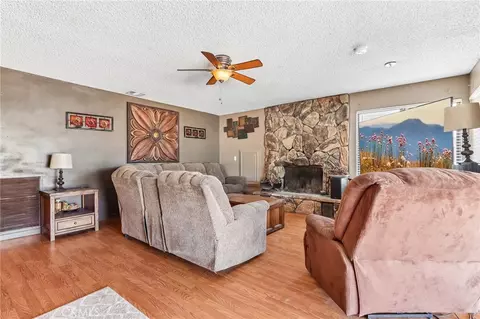 Living - 14182 Gayhead, Apple Valley, CA 92307 photo 4 of 4