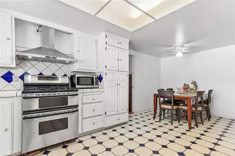 Kitchen - 14182 Gayhead, Apple Valley, CA 92307 photo 3 of 3