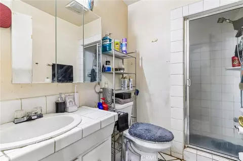 Bath - 14182 Gayhead, Apple Valley, CA 92307 photo 4 of 4