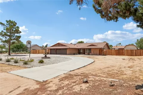 Exterior - 14182 Gayhead, Apple Valley, CA 92307 photo 4 of 17