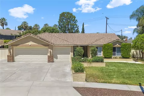 Exterior - 737 Beverly Rd, Corona, CA 92879 photo 15 of 16