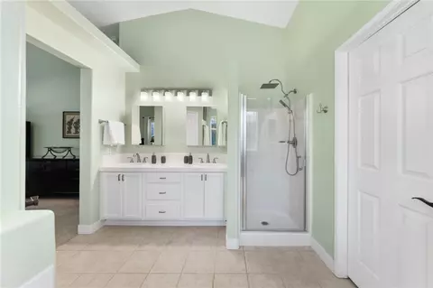 Bath - 737 Beverly Rd, Corona, CA 92879 photo 2 of 4