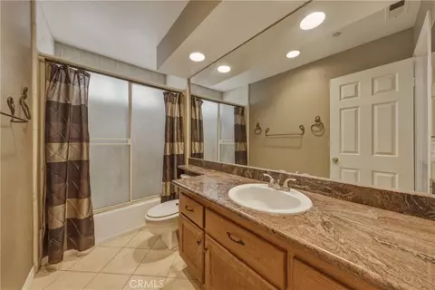 Bath - 28346 Saffron Ave, Highland, CA 92346 photo 2 of 2