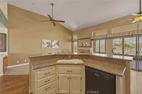 Kitchen - 28346 Saffron Ave, Highland, CA 92346 photo 3 of 4