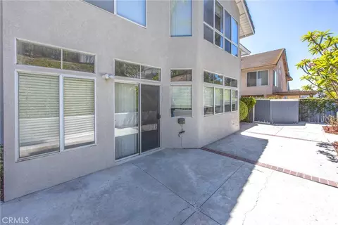 Exterior - 476 Somerset Cir, Corona, CA 92879 photo 9 of 11